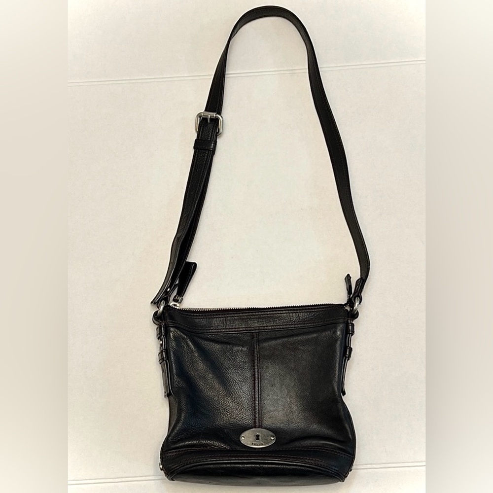 VINTAGE FOSSIL MADDOX BLACK PEBBLED LEATHER BUCKET BAG ZIP CLOSURE CROSSBODY